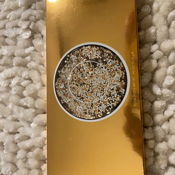 💋🎉HOST PICK 🥂🎀NIB Becca go for the glow!! - Picture 7 of 7